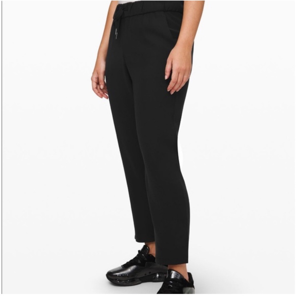BRAND NEW lululemon on the fly pant 7/8